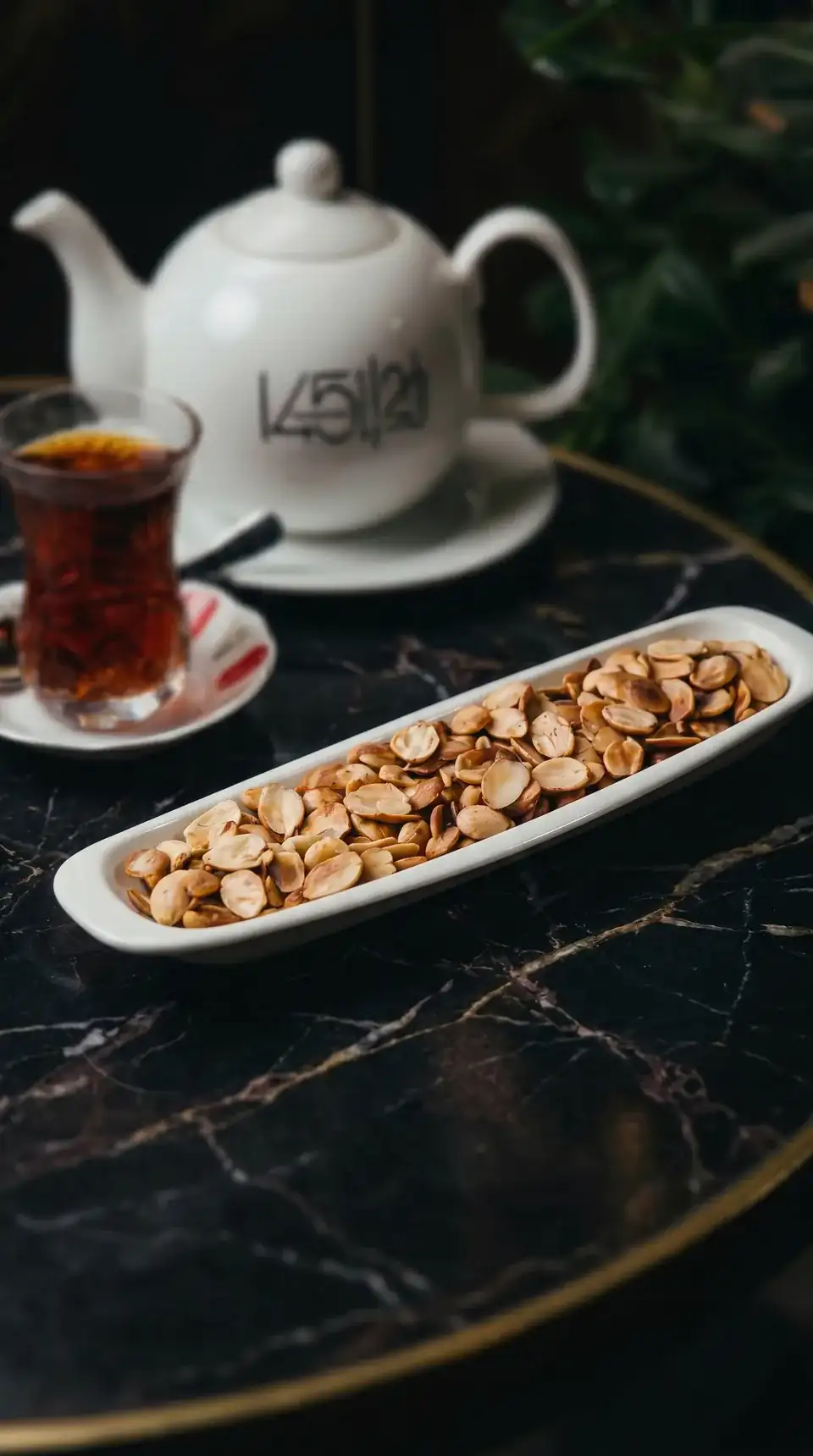 Qovrulmuş Badam